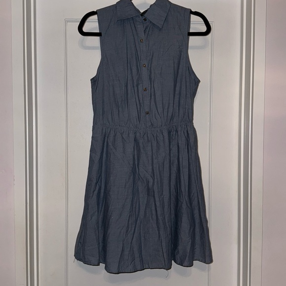 Blue Dress With cutout in the back - Picture 1 of 4